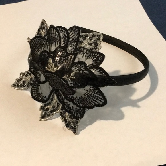 Flower Headband - Picture 4 of 4